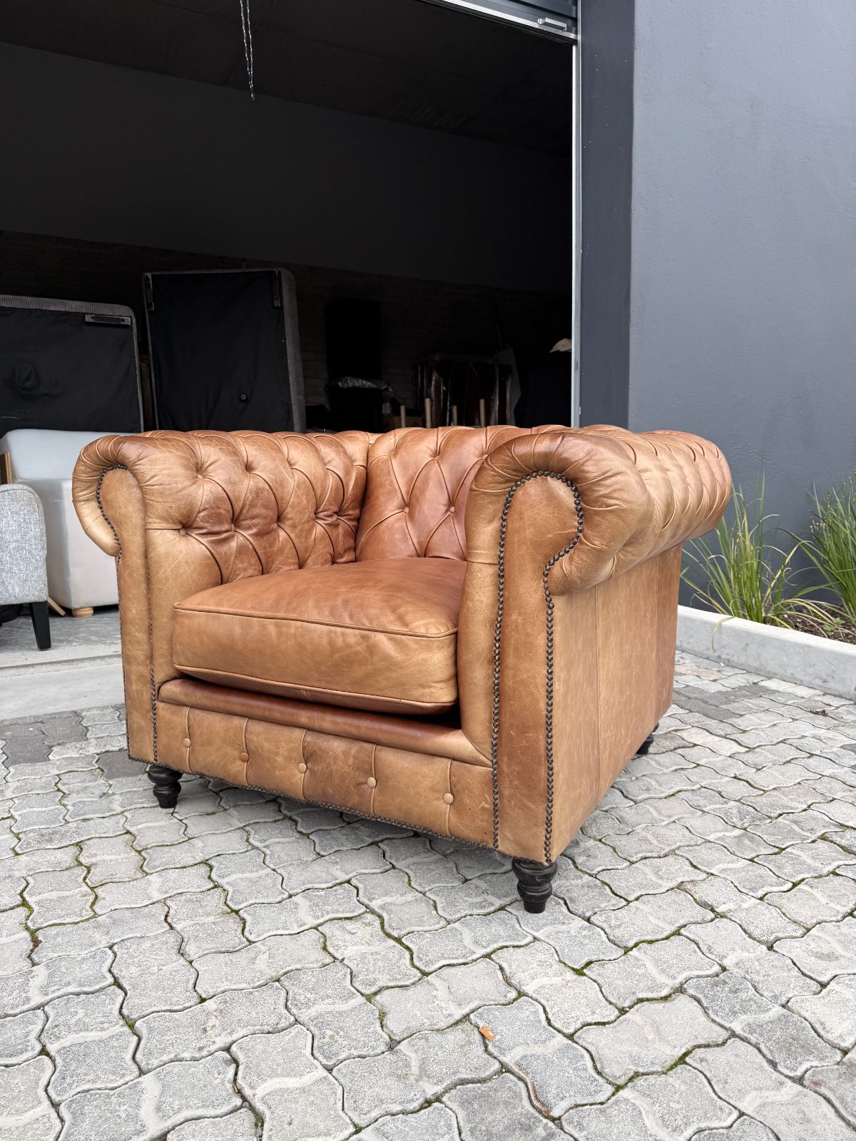 Full Grain Leather Chesterfield - Bullish Designs