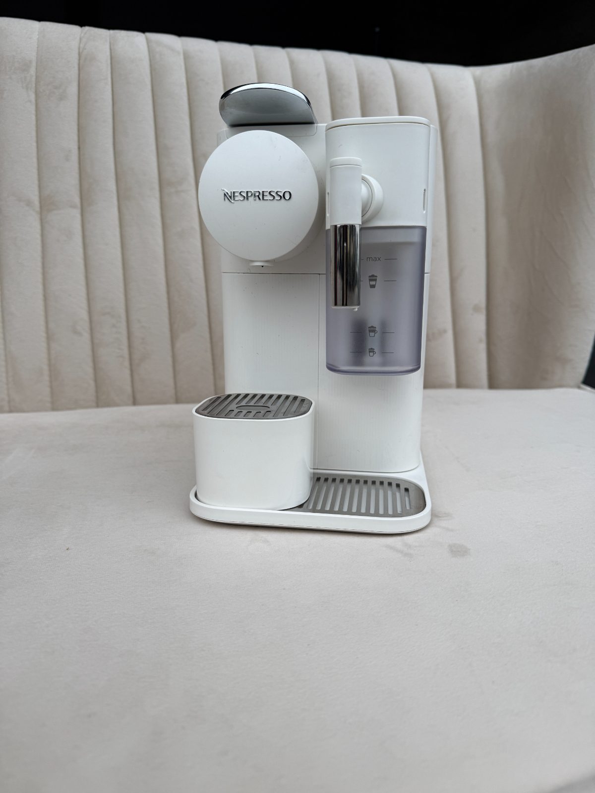 Nespresso Lattissima One Coffee Machine Silky White